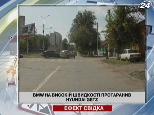BMW на високій швидкості протаранив Hyundai Getz