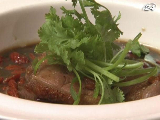 У ресторані Sookk готують легендарну тайську качку У ресторані Sookk готують легендарну тайську качку