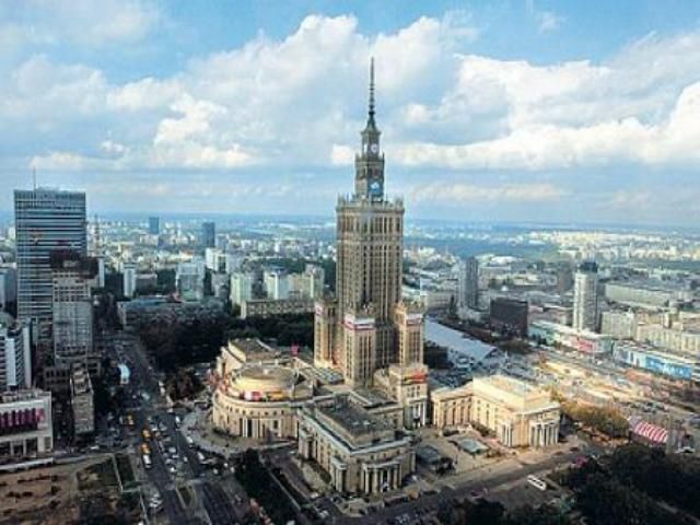 Из столицы Польши эвакуировали 3 тысячи человек