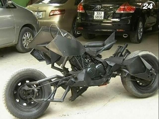 Фанат Бэтмена построил прототип мотоцикла "Batpod" Фанат Бэтмена построил прототип мотоцикла "Batpod"