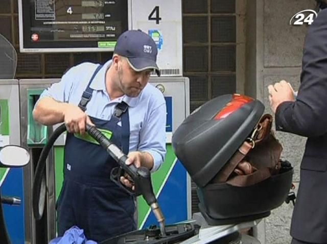Во Франции снизили цены на бензин и дизтопливо