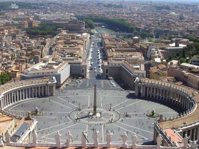 Отчет: В Ватикане проблемы с педофилией и дикобразами