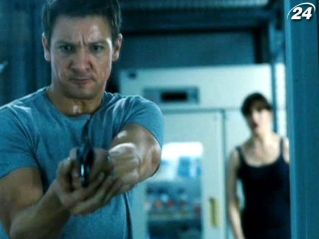 "Спадок Борна": ЦРУ полює на агента, який викрив їхній новий спецпроект "Спадок Борна": ЦРУ полює на агента, який викрив їхній новий спецпроект