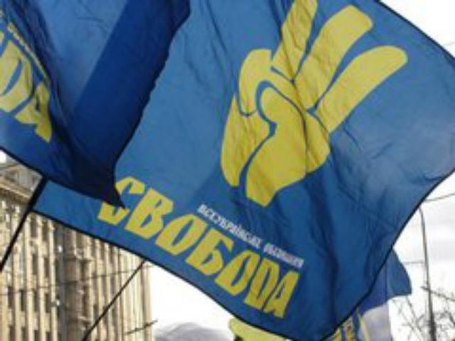 В Киеве на агитпалатку "Свободы" напали псевдомилиционеры В Киеве на агитпалатку "Свободы" напали псевдомилиционеры