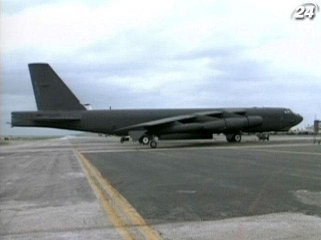 Современный B-52H поражает ассортиментом бомб и ракет