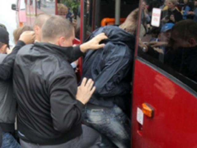 У Білорусі масові арешти модераторів соціальних мереж У Білорусі масові арешти модераторів соціальних мереж