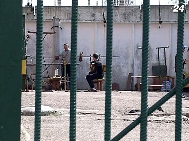 Адвокаты: Перевозить Луценко в колонию - нет смысла Адвокаты: Перевозить Луценко в колонию - нет смысла