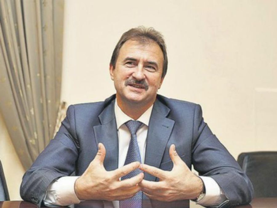 Попов незаконно агітує за провладних кандидатів (Фото) Попов незаконно агітує за провладних кандидатів (Фото)