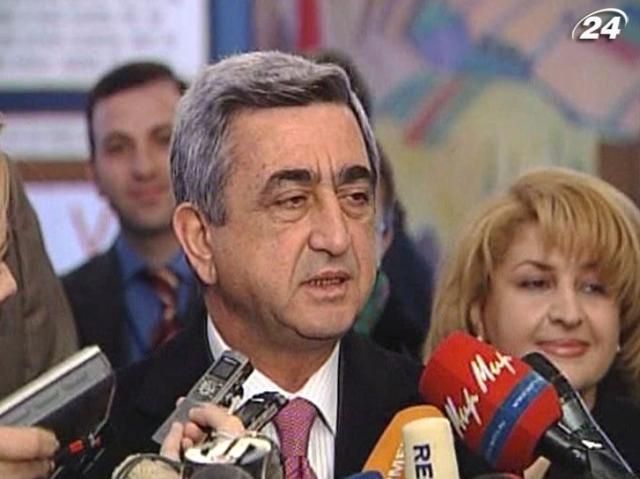 Армения приостановила дипломатические отношения с Венгрией