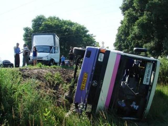 Авария на Днепропетровщине: 14 человек в больнице