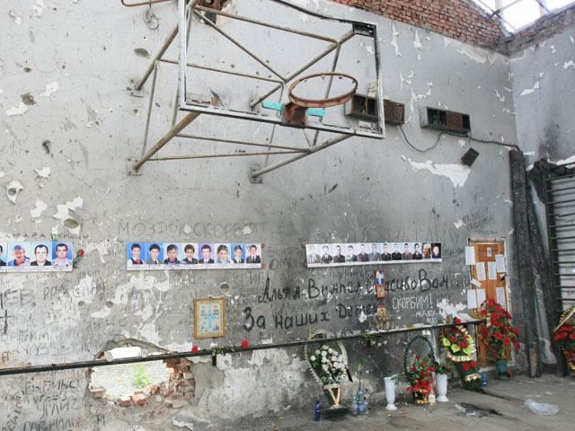 Беслан помнит жертв теракта 2004 (Фото)