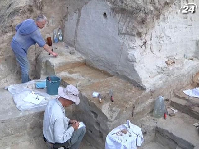 В Запорожской области исследуют уникальную стоянку первобытных людей В Запорожской области исследуют уникальную стоянку первобытных людей