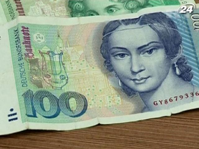 Німці ще не обміняли на євро 13 млрд марок