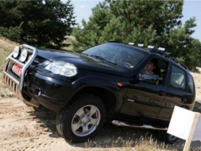 У Януковича купили 3 джипи, щоб слідкувати за браконьєрами У Януковича купили 3 джипи, щоб слідкувати за браконьєрами