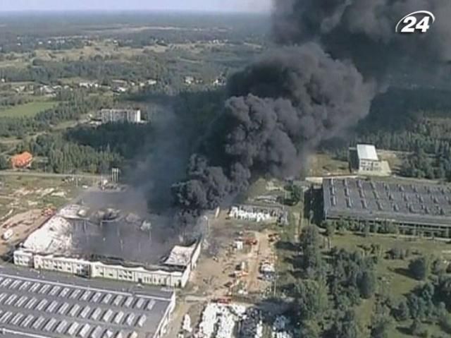 Польське місто потерпає від токсичного диму через пожежу на фабриці