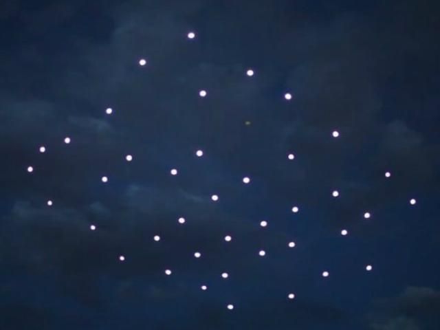 В Германии устроили световое шоу на фестивале технологий (Видео) В Германии устроили световое шоу на фестивале технологий (Видео)