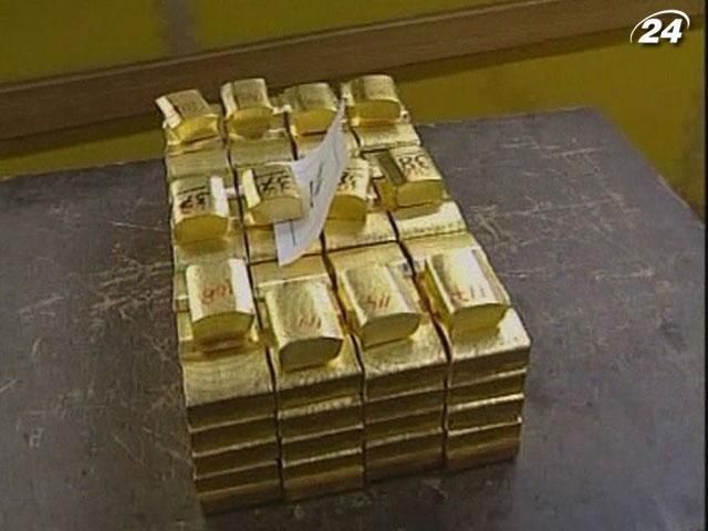 Ціна золота вперше з березня перевищила $1700 за унцію