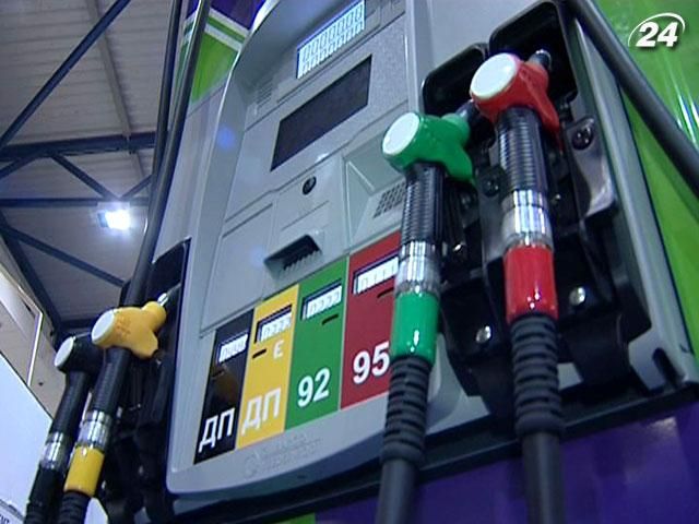 Бензин в Украине в сентябре может подорожать на 15-20 копеек Бензин в Украине в сентябре может подорожать на 15-20 копеек