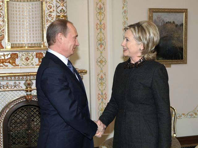 Путин пообщался с Клинтон Путин пообщался с Клинтон