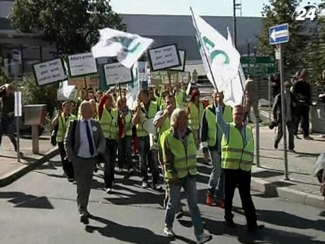Бортпровідники Lufthansa не страйкуватимуть півтора місяця Бортпровідники Lufthansa не страйкуватимуть півтора місяця