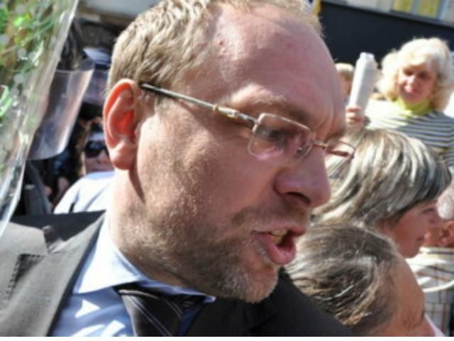 Власенко: Тимошенко не доставят завтра на заседание суда Власенко: Тимошенко не доставят завтра на заседание суда