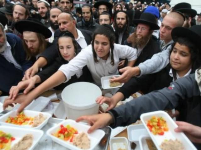 В Умані в ресторані за один раз може пообідати 11 тисяч євреїв