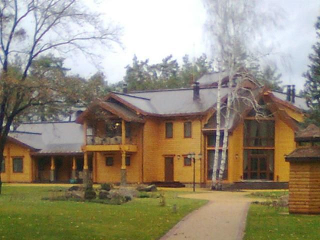 30 тисяч гектарів віддали Януковичу в оренду на 49 років 30 тисяч гектарів віддали Януковичу в оренду на 49 років