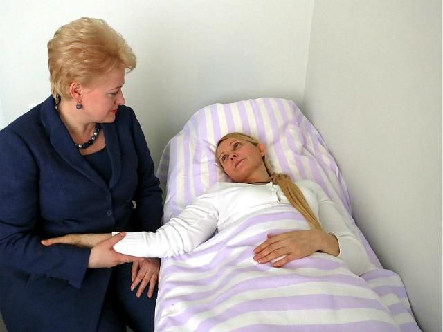 Сокамерница Тимошенко: Тимошенко говорила, что не может ходить, но ходила на каблуках(Видео)