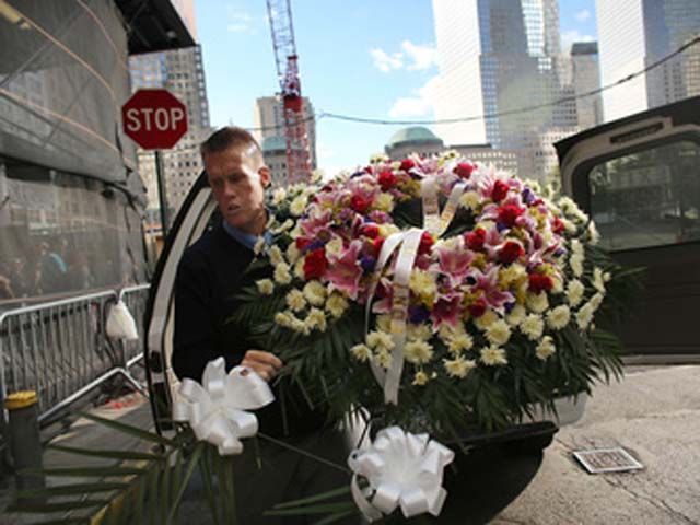 В США вспоминают жертв теракта 11 сентября - 11 сентября 2012 - Телеканал новин 24