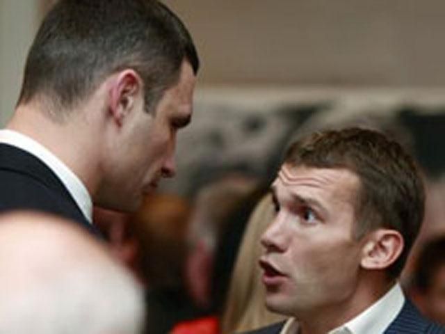 Кличко не вестиме дебати з Шевченком, бо у нього - "сумнівні шанси" Кличко не вестиме дебати з Шевченком, бо у нього - "сумнівні шанси"