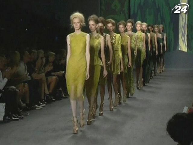 Оскар де ла Рента представив нову колекцію сезону весна/літо Оскар де ла Рента представив нову колекцію сезону весна/літо