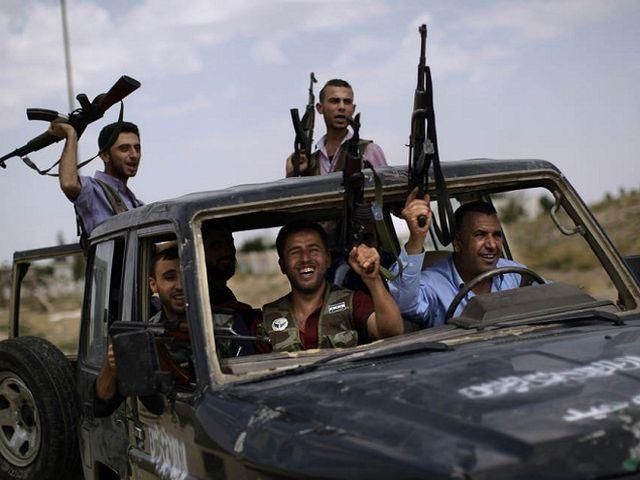 У Сирії – бої за Алеппо (Фото) У Сирії – бої за Алеппо (Фото)