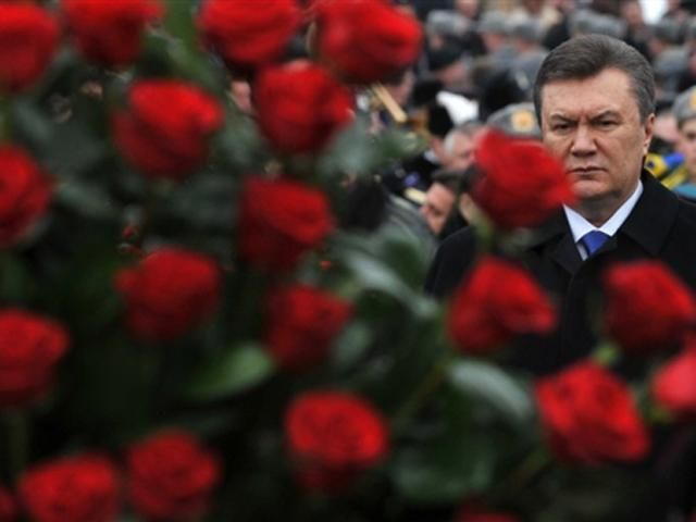 На квіти для Януковича витратять 900 тисяч На квіти для Януковича витратять 900 тисяч