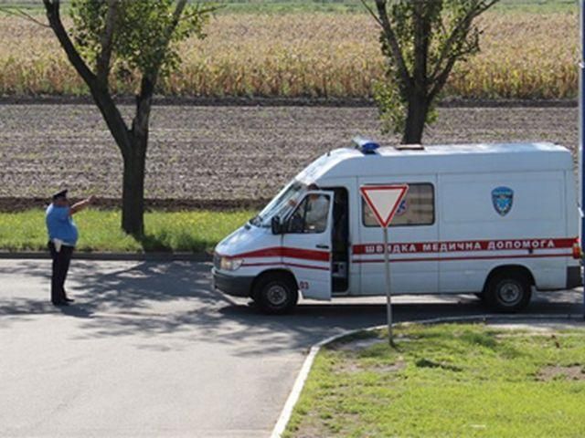 Під час візиту до Дніпропетровська Януковича не дозволяли проїхати "швидкій" (Фото) Під час візиту до Дніпропетровська Януковича не дозволяли проїхати "швидкій" (Фото)