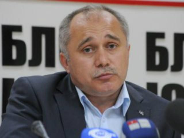 Адвокат Тимошенко: У Тимошенко проводять "шмон" Адвокат Тимошенко: У Тимошенко проводять "шмон"