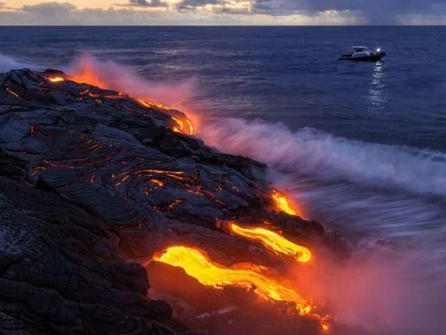 Из-за извержения вулкана в Гватемале экстренно эвакуируют тысячи людей Из-за извержения вулкана в Гватемале экстренно эвакуируют тысячи людей
