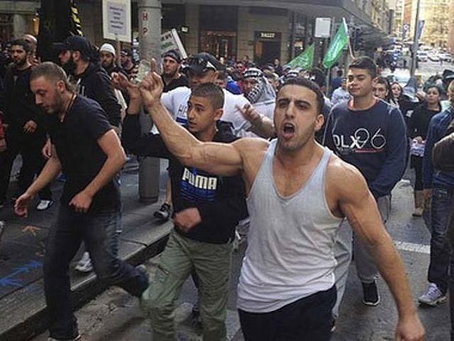 В Австралии - массовые беспорядки из-за антиисламского фильма В Австралии - массовые беспорядки из-за антиисламского фильма