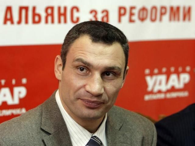 УДАР: Регионалы в Ялте не давали Кличко встретиться с избирателями