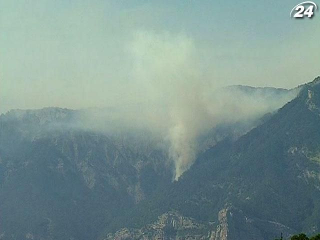 Вблизи Ялты горит лес Вблизи Ялты горит лес