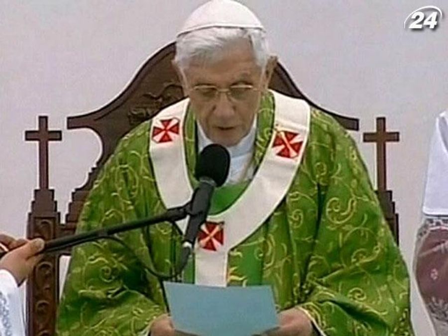 Папа Римський відслужив месу на березі моря в Лівані