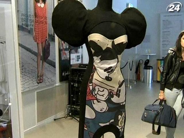У Лондоні представили колекцію одягу у стилі Мінні Маус У Лондоні представили колекцію одягу у стилі Мінні Маус