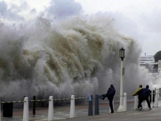 На Южную Корею обрушился тайфун "Санбим"