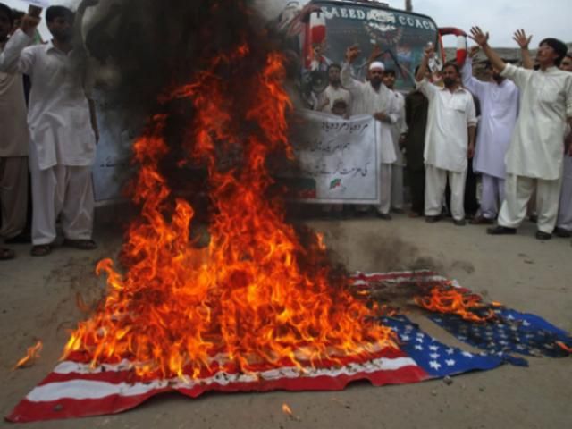 В Афганістані озброєні мусульмани продовжують протести В Афганістані озброєні мусульмани продовжують протести