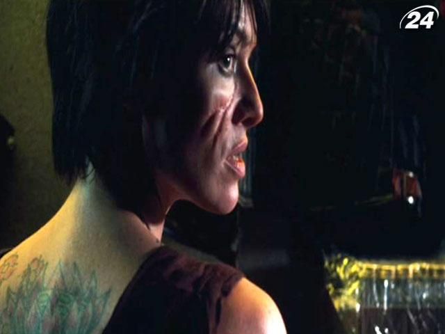 "Судья Дредд": из-за беспорядков в стране власть вводит универсальных полицейских "Судья Дредд": из-за беспорядков в стране власть вводит универсальных полицейских