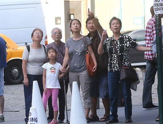 С туалетов в гостинице на 18-м этаже людей видно на улицу С туалетов в гостинице на 18-м этаже людей видно на улицу