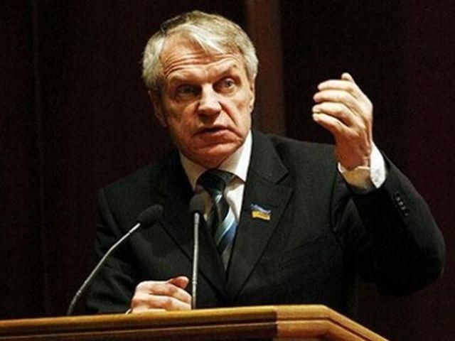 Бютовец ударил Омельченко из-за дела о педофилах Бютовец ударил Омельченко из-за дела о педофилах