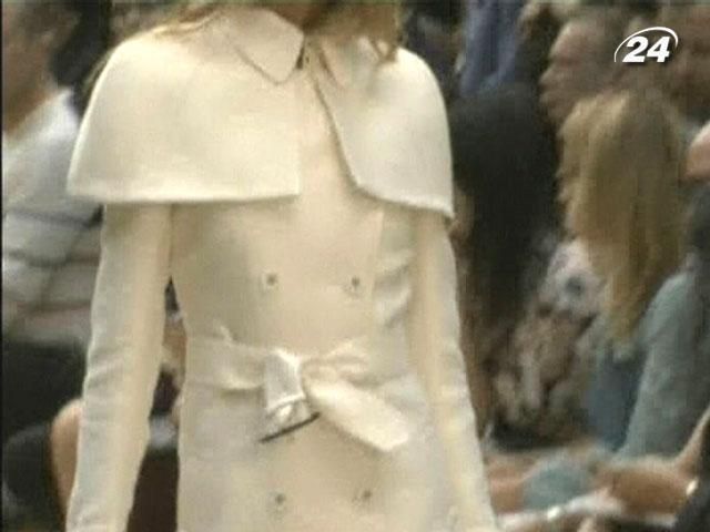 London Fashion Week: Крістофер Бейлі презентував нову колекцію від бренду Burberry