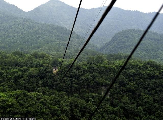 Канатний шлях в чилійське село на висоті майже півкілометра Канатний шлях в чилійське село на висоті майже півкілометра