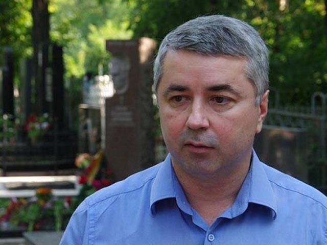 Одеса: Кандидатові в депутати намагалися спалити будинок (Фото) Одеса: Кандидатові в депутати намагалися спалити будинок (Фото)