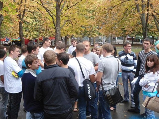 ЗМІ: Студенти отримали по 50 гривень за зустріч з Януковичем (Відео) ЗМІ: Студенти отримали по 50 гривень за зустріч з Януковичем (Відео)